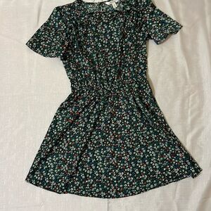Women’s short floral dress size small